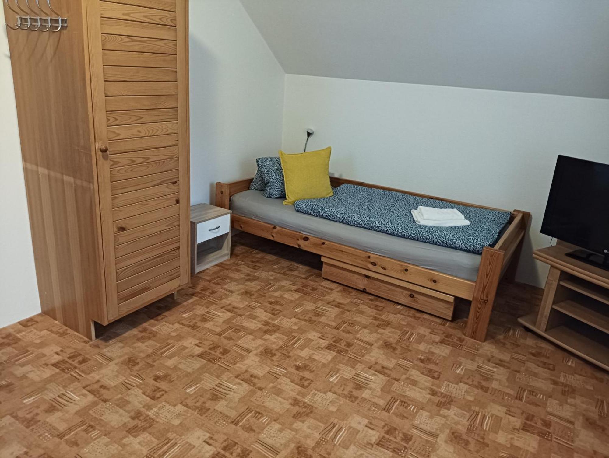 Ubytovani Iris Dolany  Buitenkant foto